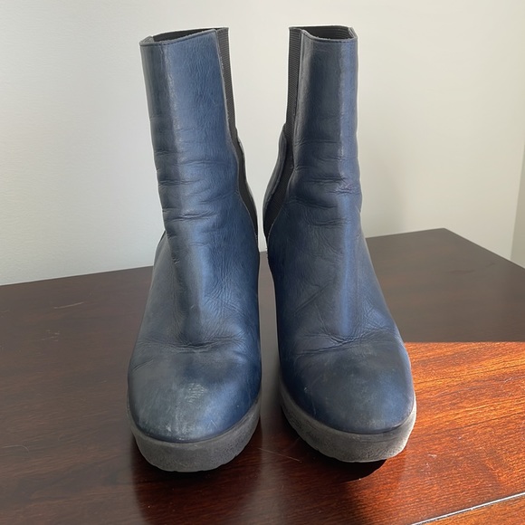 ROBEDER navy Chelsea booties with rubber soles US9/39 - Picture 6 of 9
